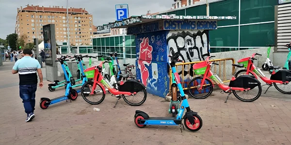 Prohibida la carga y descarga de vehículos de más de 7.500kg